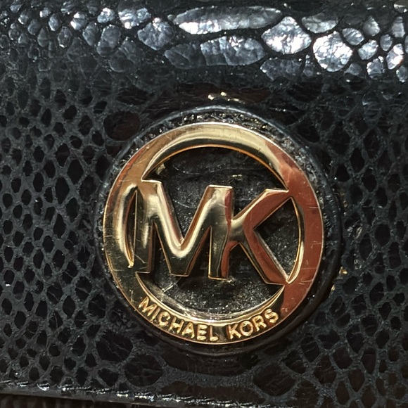 EUC Michael Kors Black Leather Snakeskin Pattern Fold Over Wallet - Picture 2 of 15